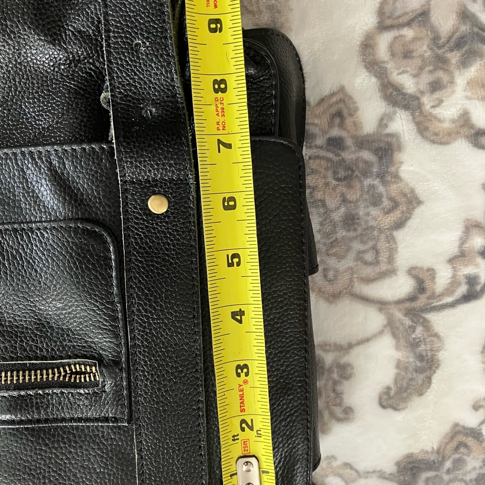 Vere Verto Black Backpack with Durable Italian Pebbled Leather and Gold Hardware - Picture 15 of 15